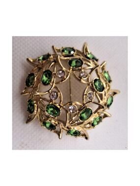 Avon Christmas Brooch 2019 Wreath Green Clear Rhinestones Gold Tone